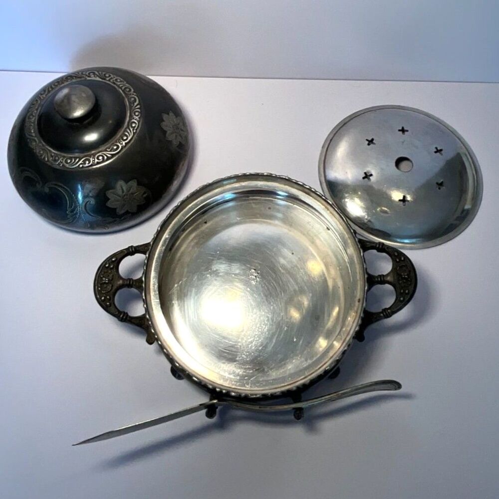 Beautiful William Rogers quadruple plated silver butter dish with insert & knife - Picture 3 of 8